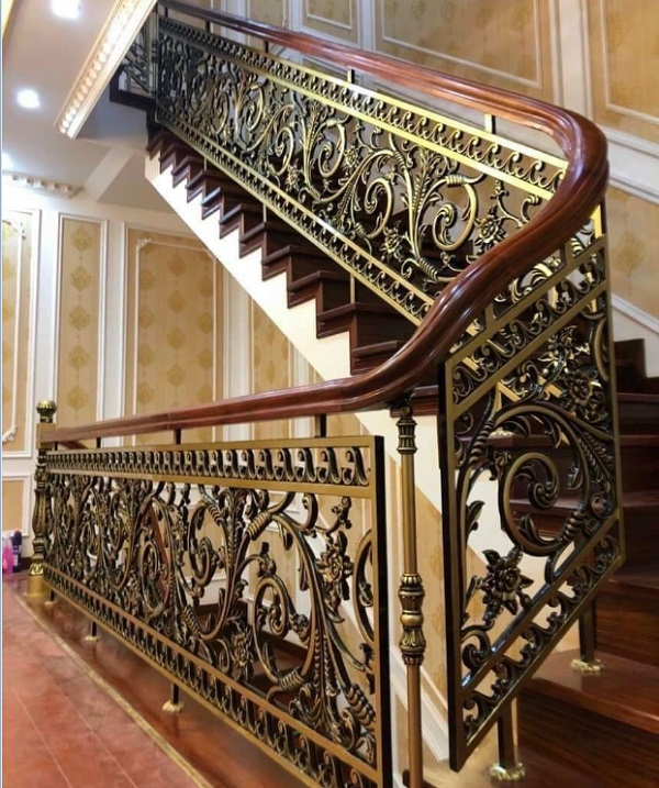 Lan can cầu thang nhôm đúc tay vịn gỗ đẹp