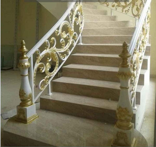 Mẫu cầu thang nhôm đúc uốn lượn nhẹ đẹp