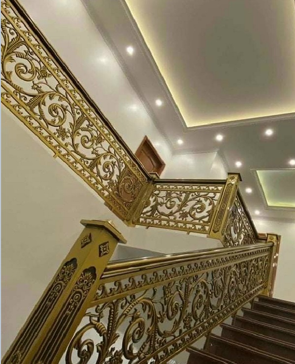 Mẫu trụ nhôm đúc cầu thang đẹp