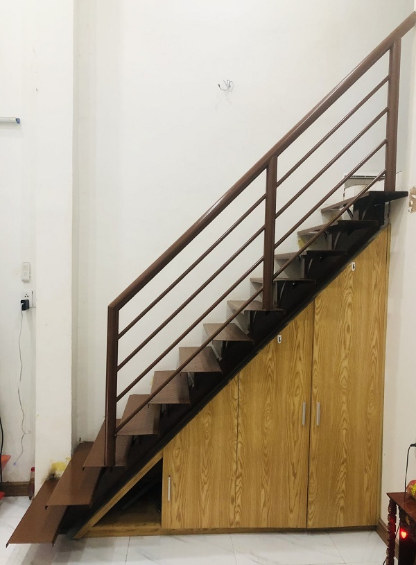 cầu thang sắt tay vịn sắt